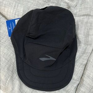 Brooks Lightweight Packable Hat